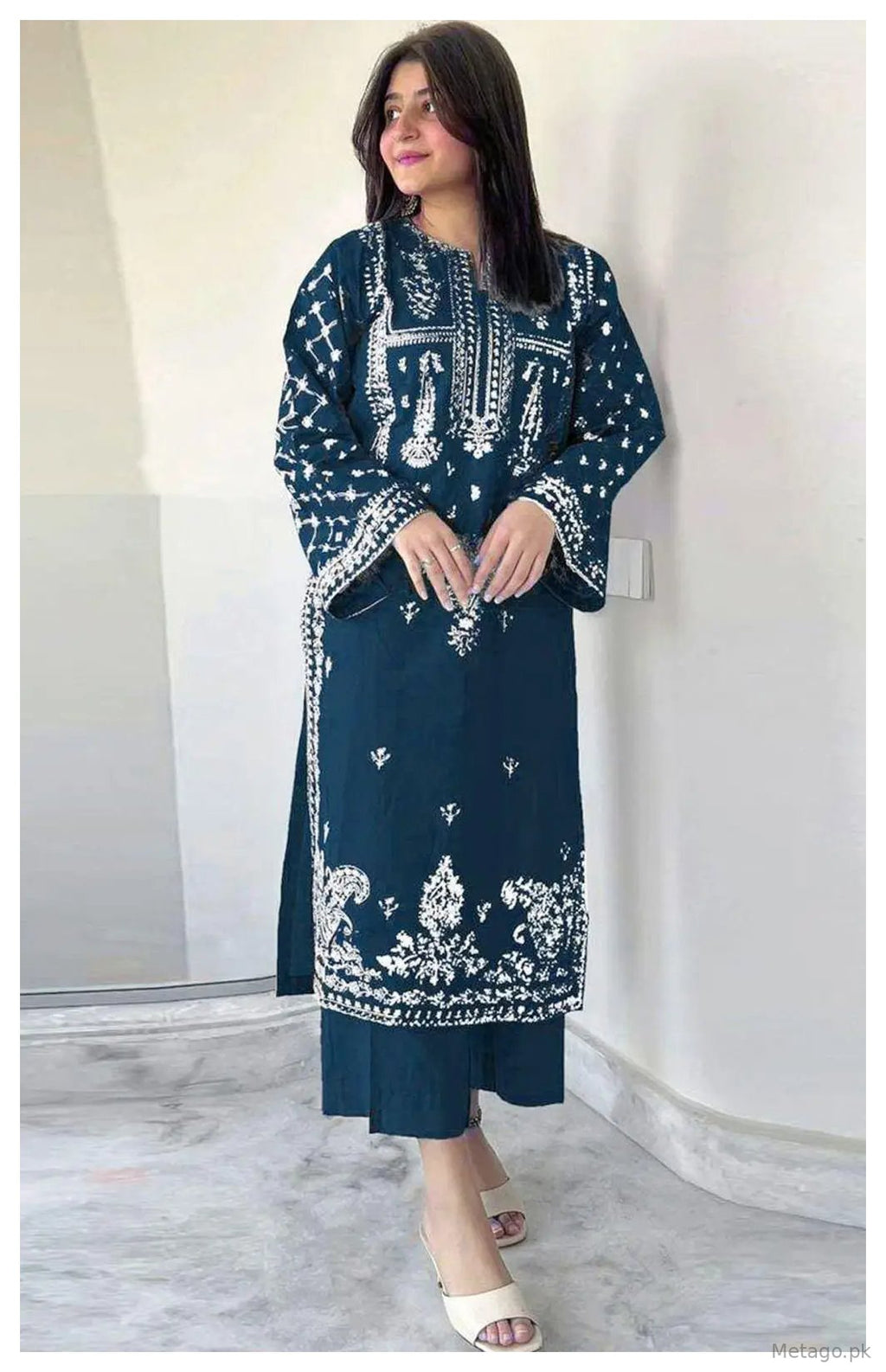 2 Pcs Women's Unstitched Hand Embroidered Suit
