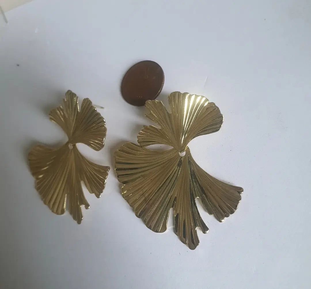 Leaf Design Gold Plated Resin Earrings