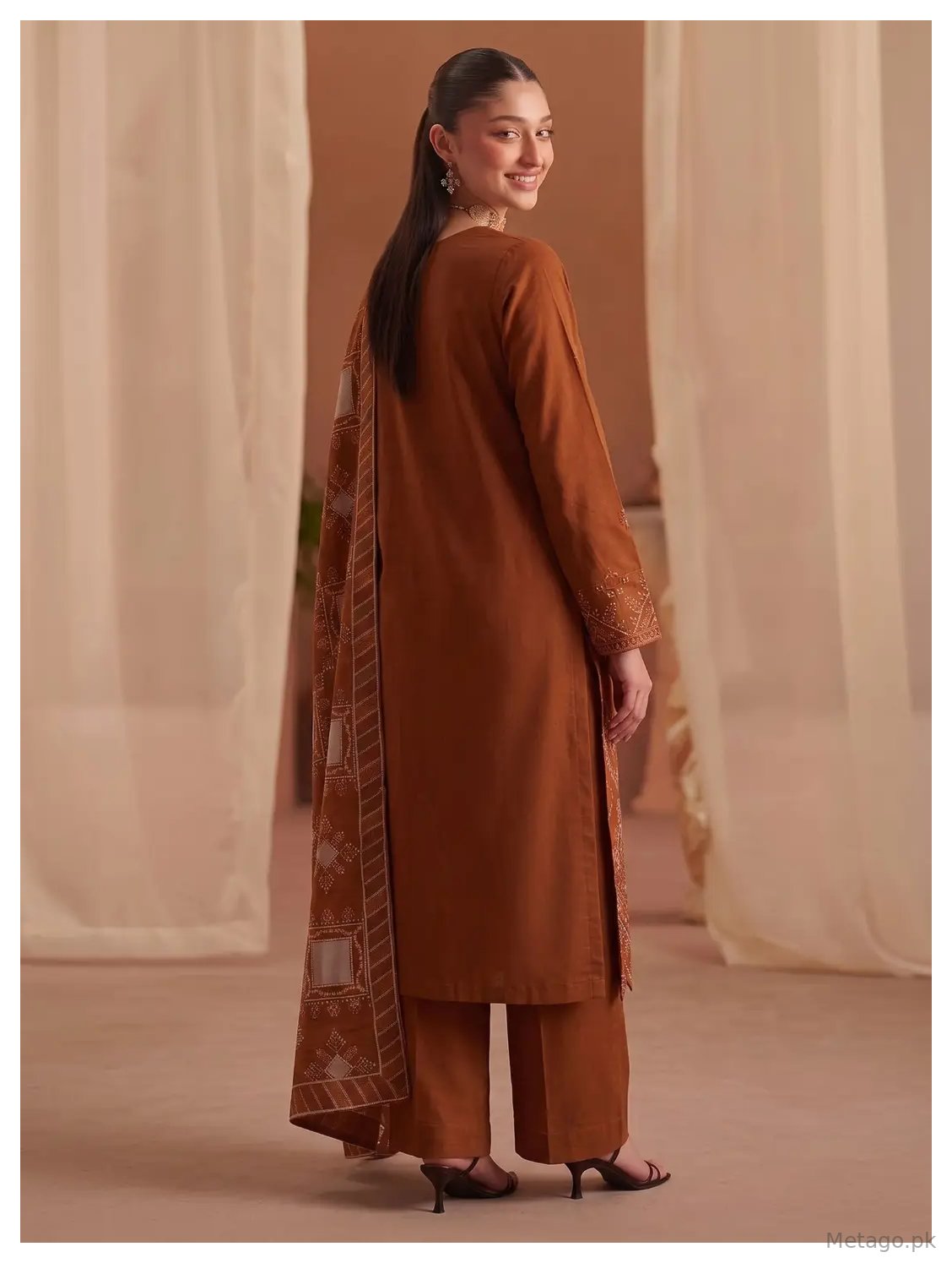 3 Pcs Women's Unstitched Plain Suit