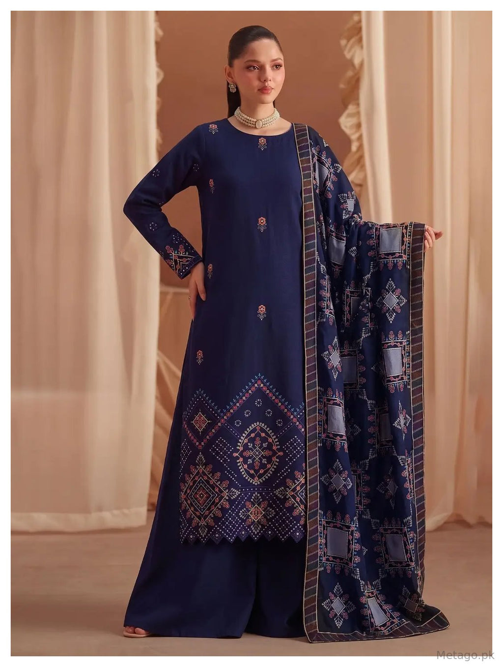3 Pcs Women's Unstitched Plain Suit