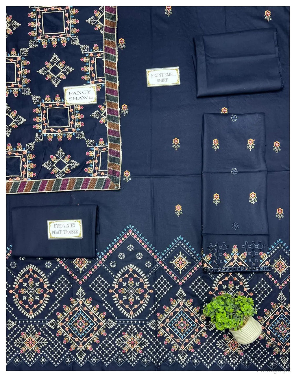 3 Pcs Women's Unstitched Plain Suit