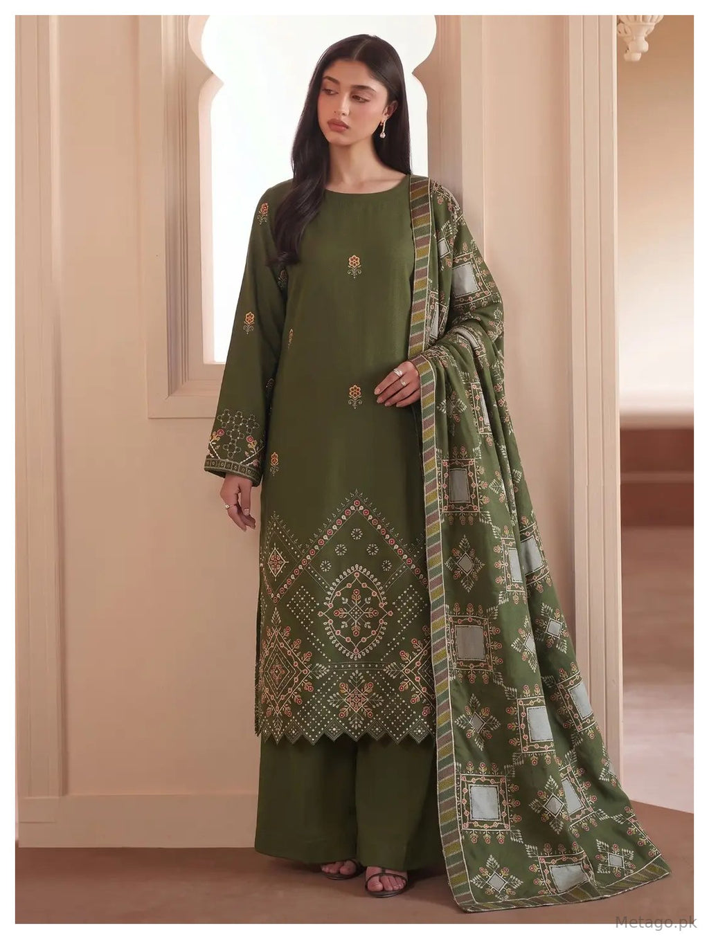 3 Pcs Women's Unstitched Plain Suit