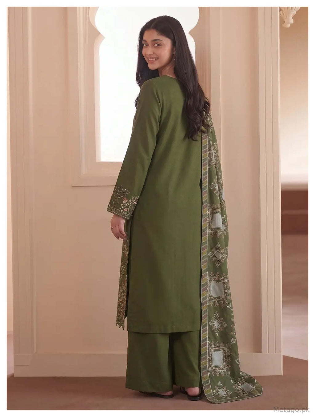 3 Pcs Women's Unstitched Plain Suit