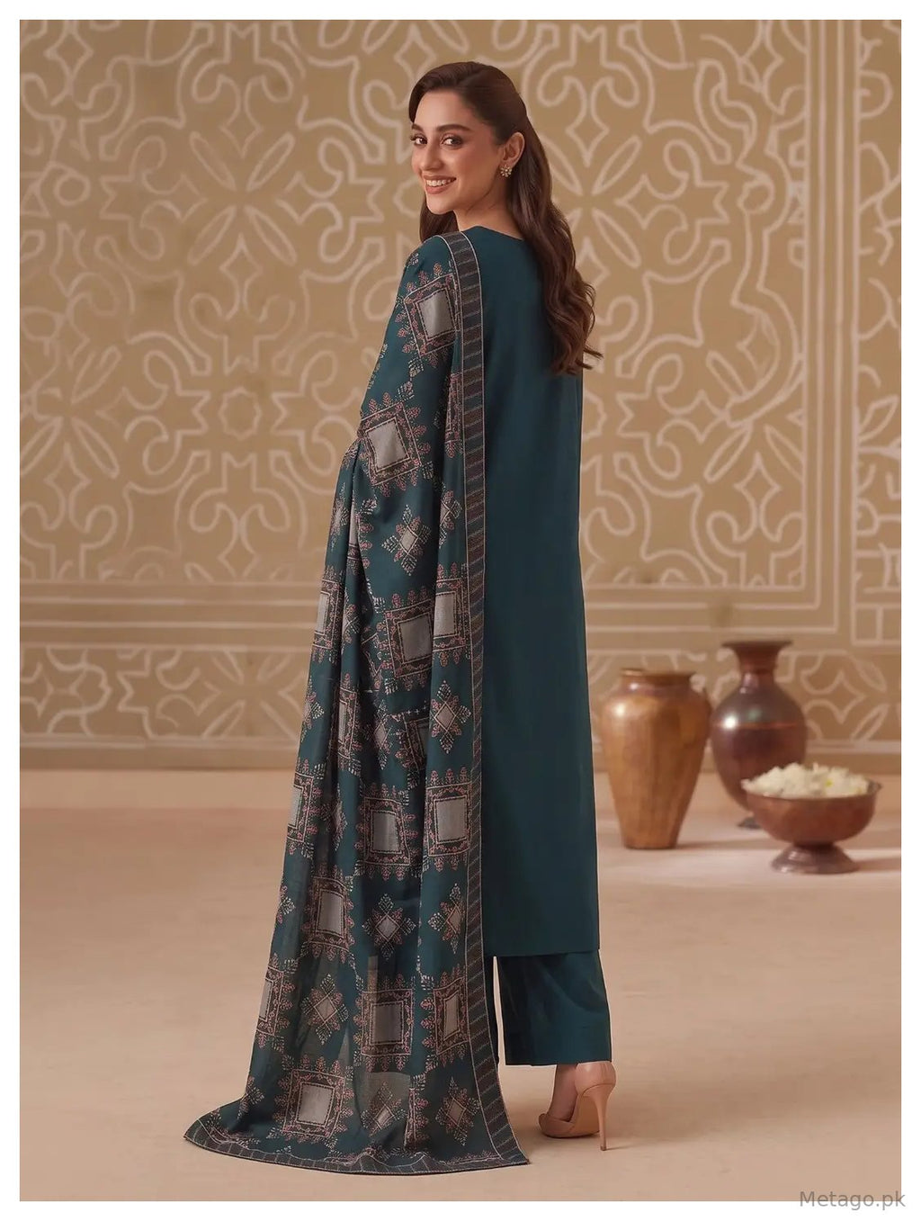 3 Pcs Women's Unstitched Plain Suit