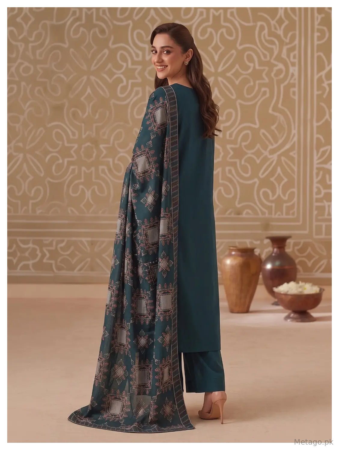 3 Pcs Women's Unstitched Plain Suit
