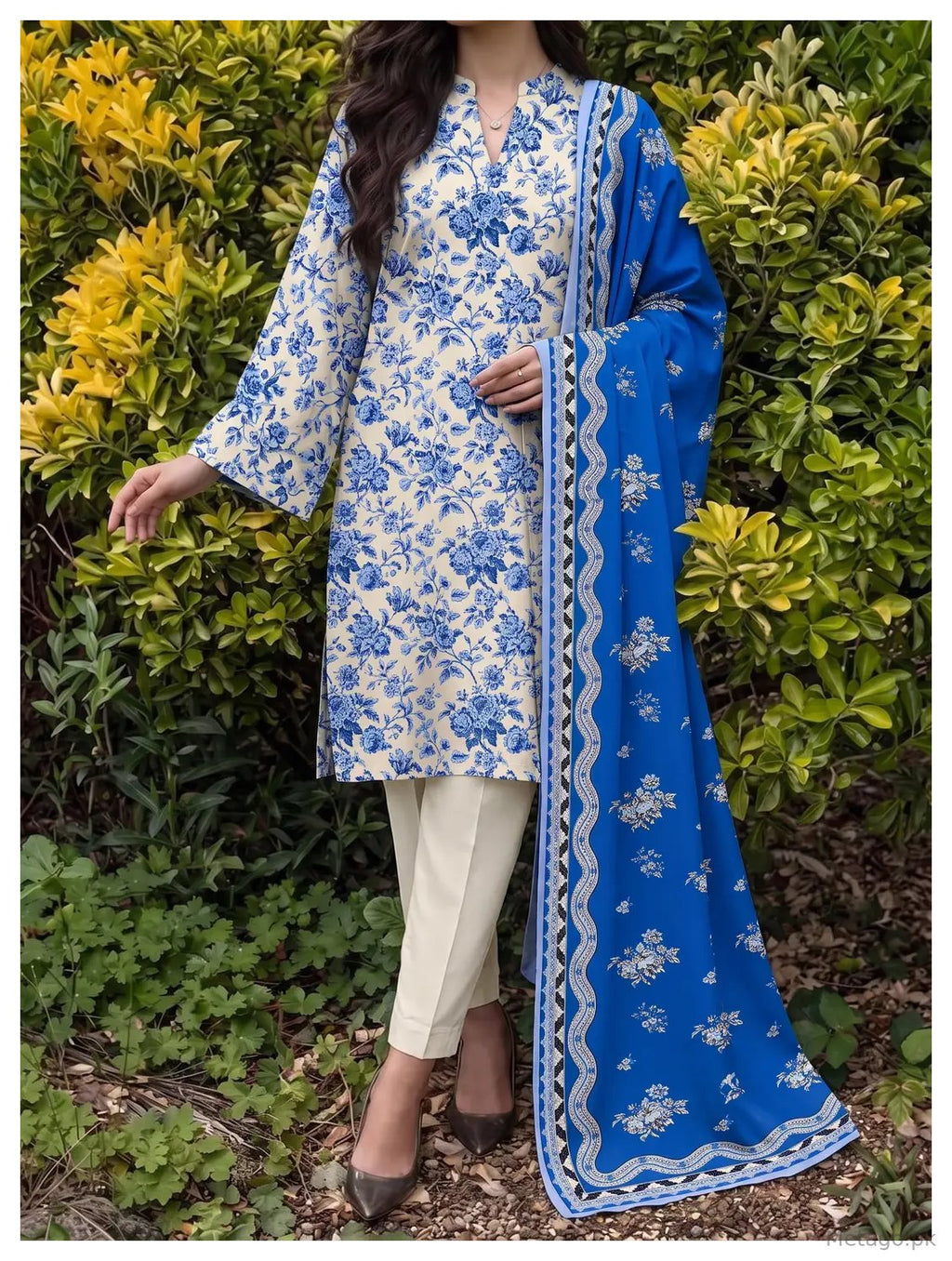3 Pcs Women's Unstitched Printed Suit
