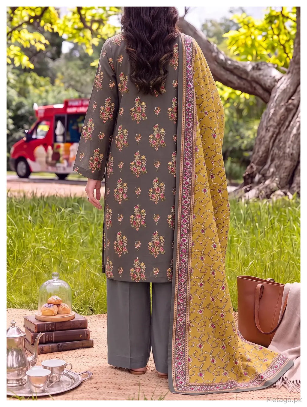 3 Pcs Women's Unstitched Printed Suit