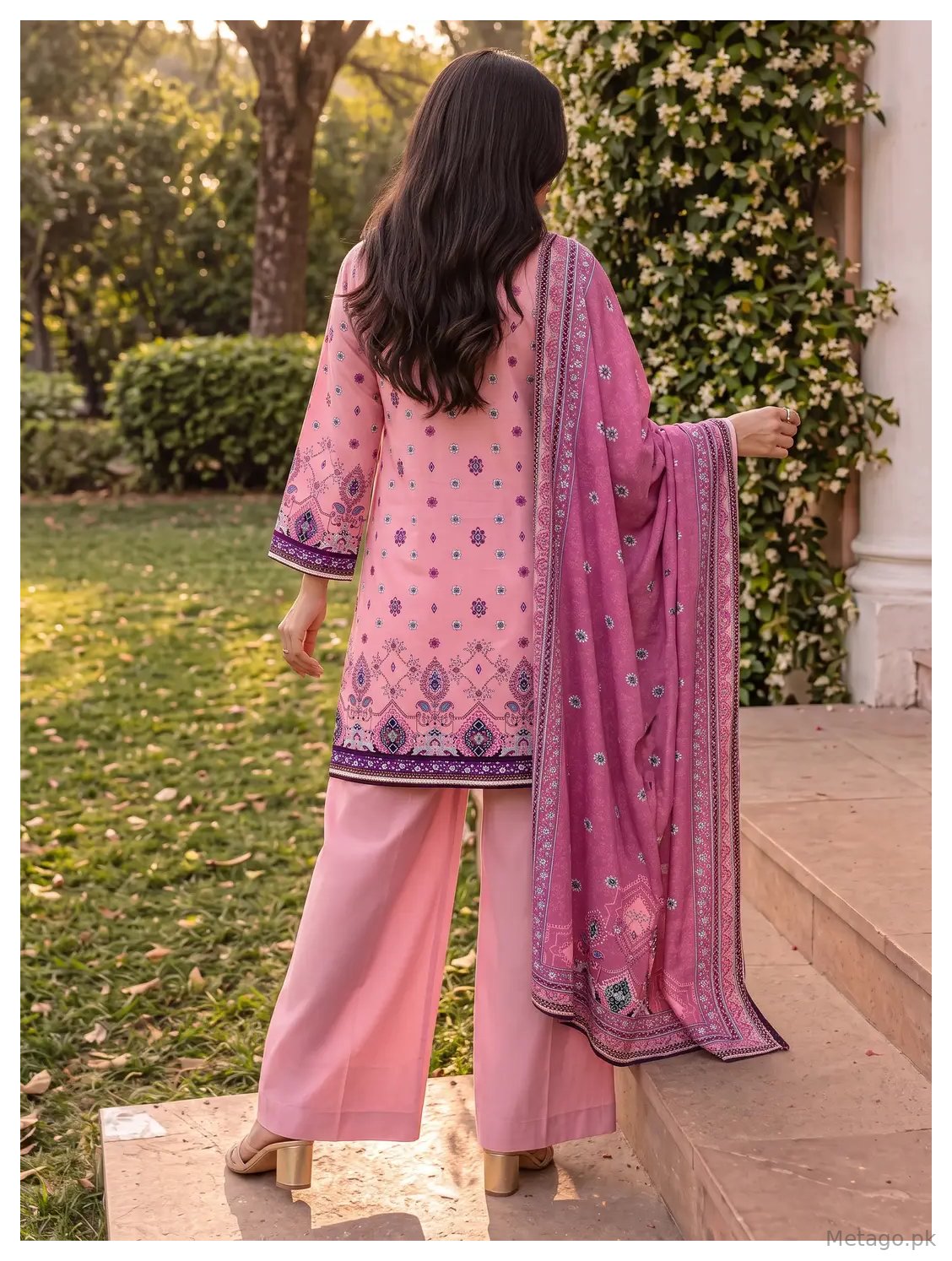 3 Pcs Women's Unstitched Printed Suit