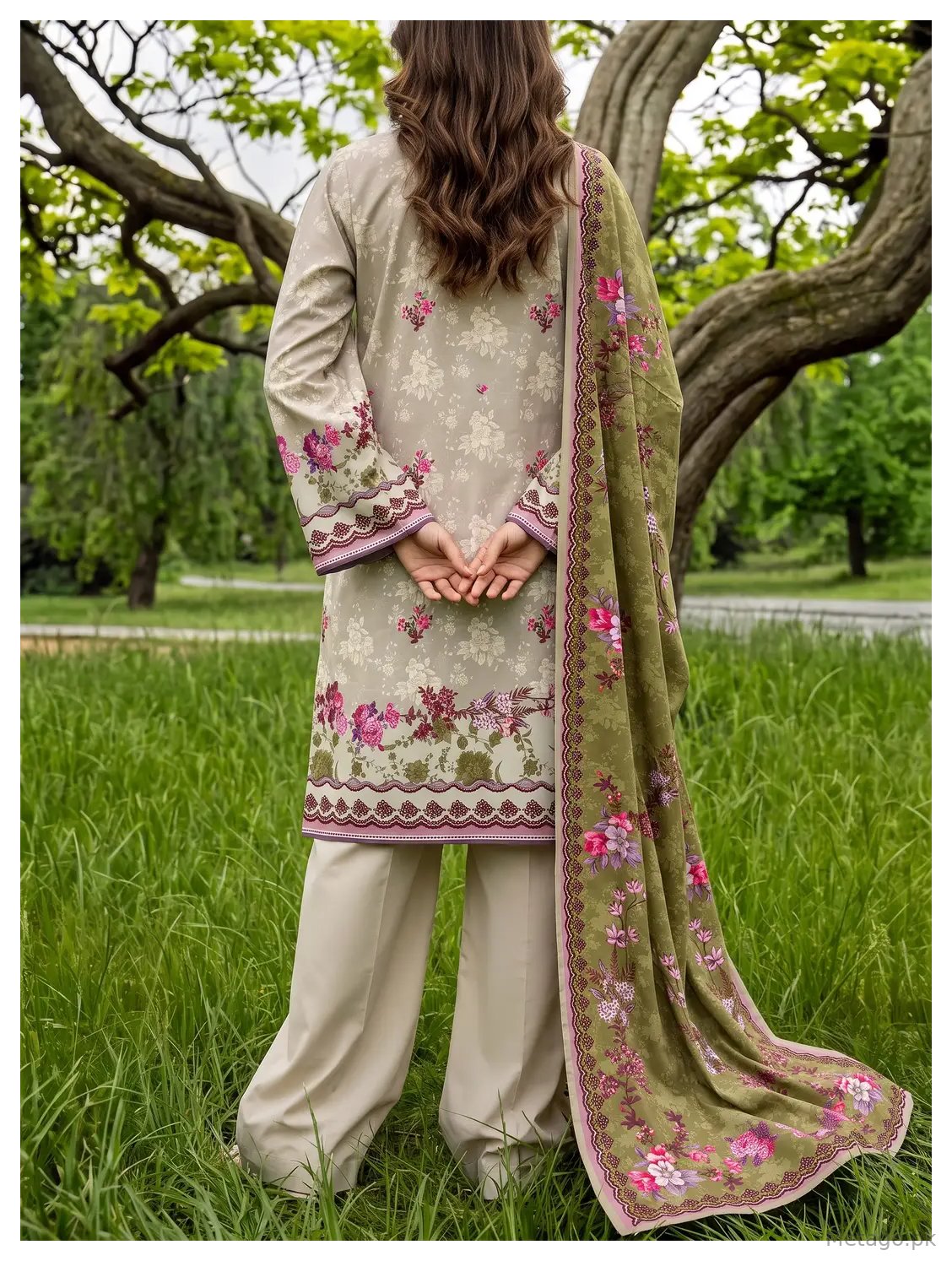 3 Pcs Women's Unstitched Printed Suit