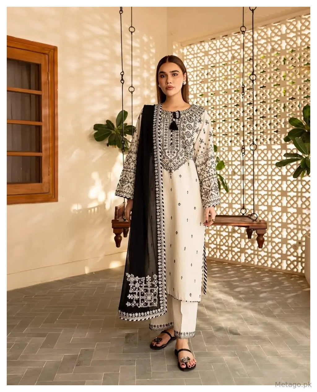 Arfa 3 Pcs Women's Stitched Linen Embroidered Suit