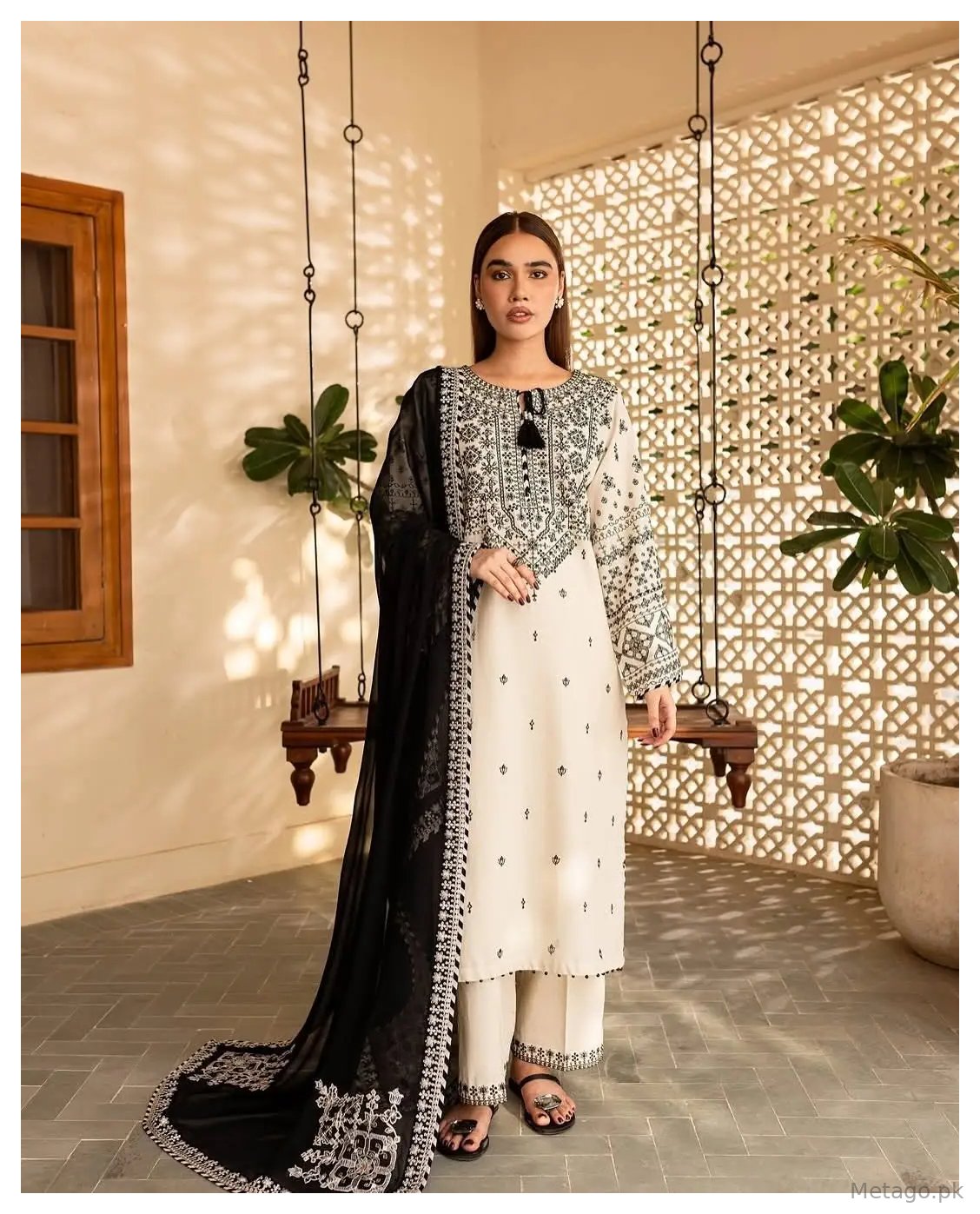 Arfa 3 Pcs Women's Stitched Linen Embroidered Suit