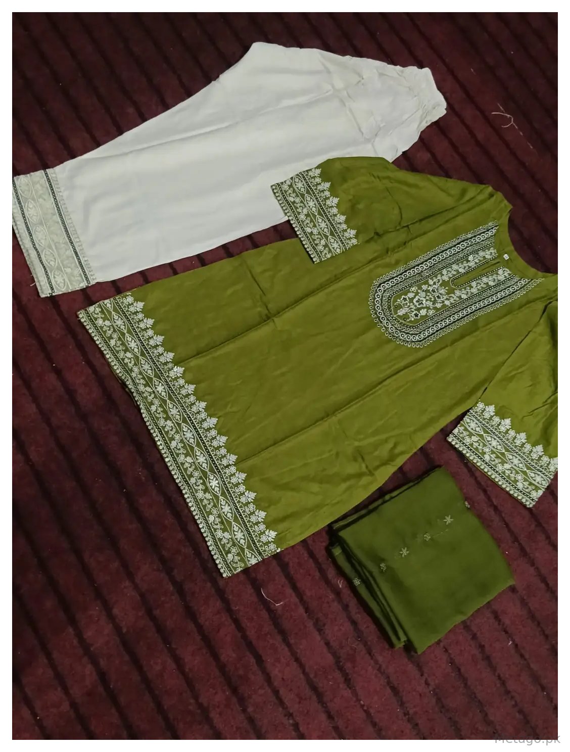 Gulnar 3 Pcs Women's Stitched Linen Embroidered Suit
