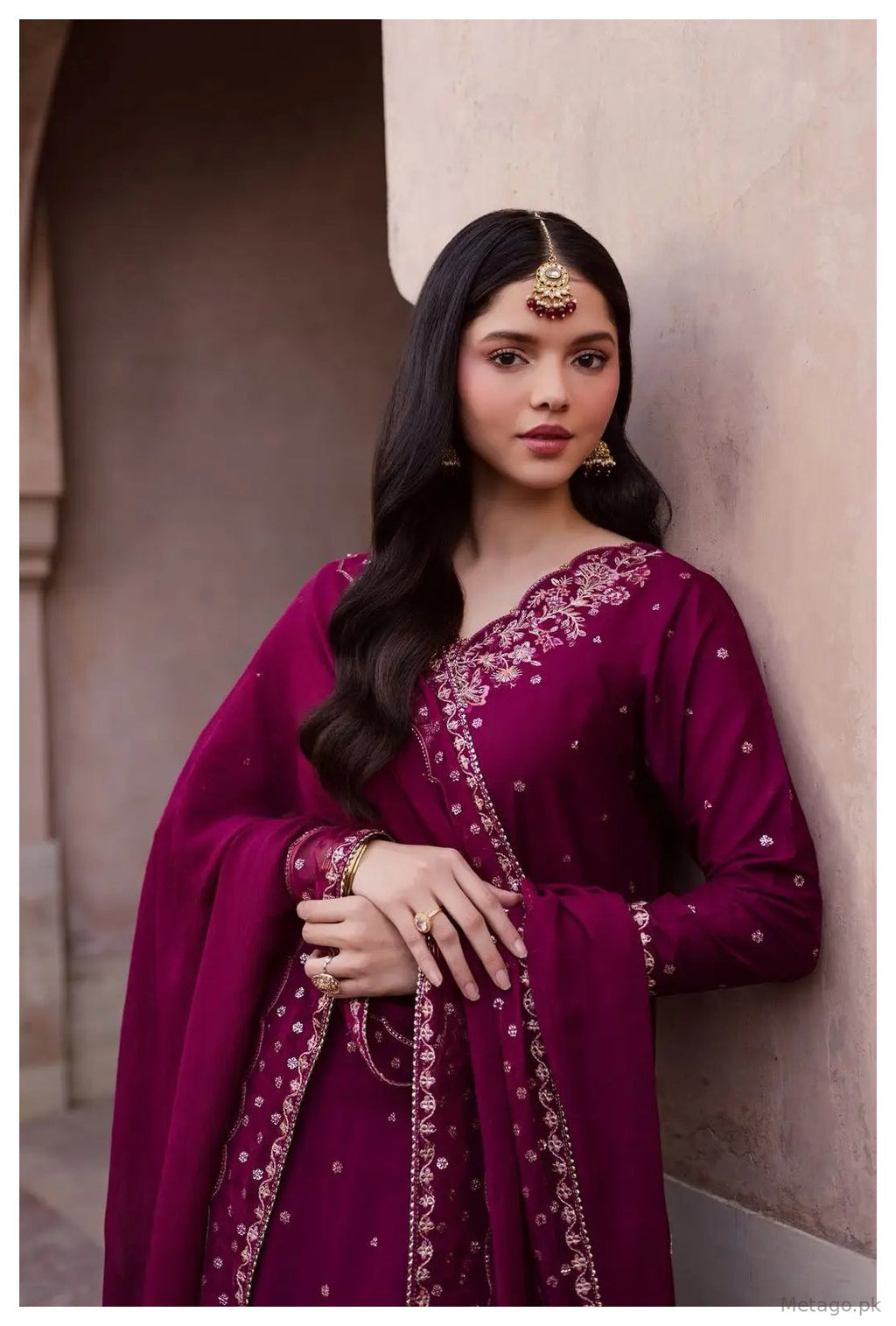 Mehfil E Rang 3 Pcs Women's Stitched Linen Embroidered Suit