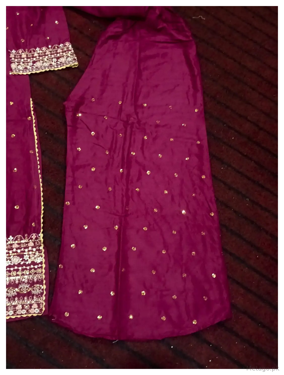 Mehfil E Rang 3 Pcs Women's Stitched Linen Embroidered Suit