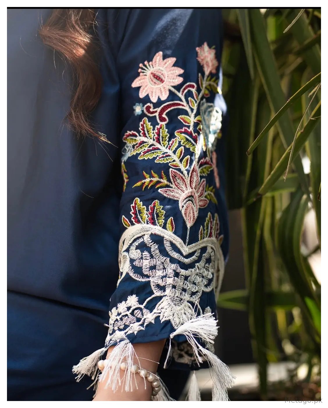 Navy Blue 3 Pcs Women's Stitched Linen Embroidered Suit