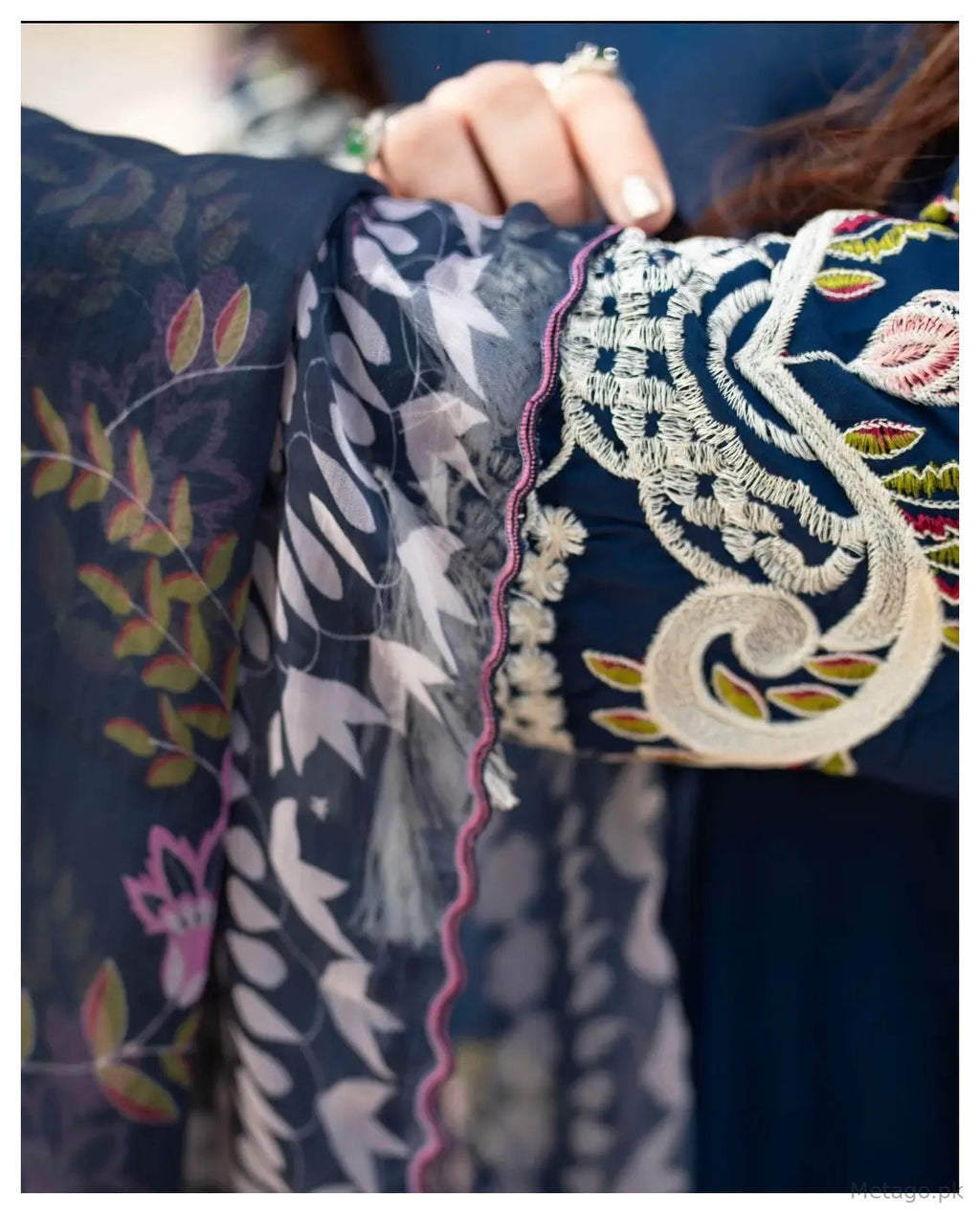 Navy Blue 3 Pcs Women's Stitched Linen Embroidered Suit