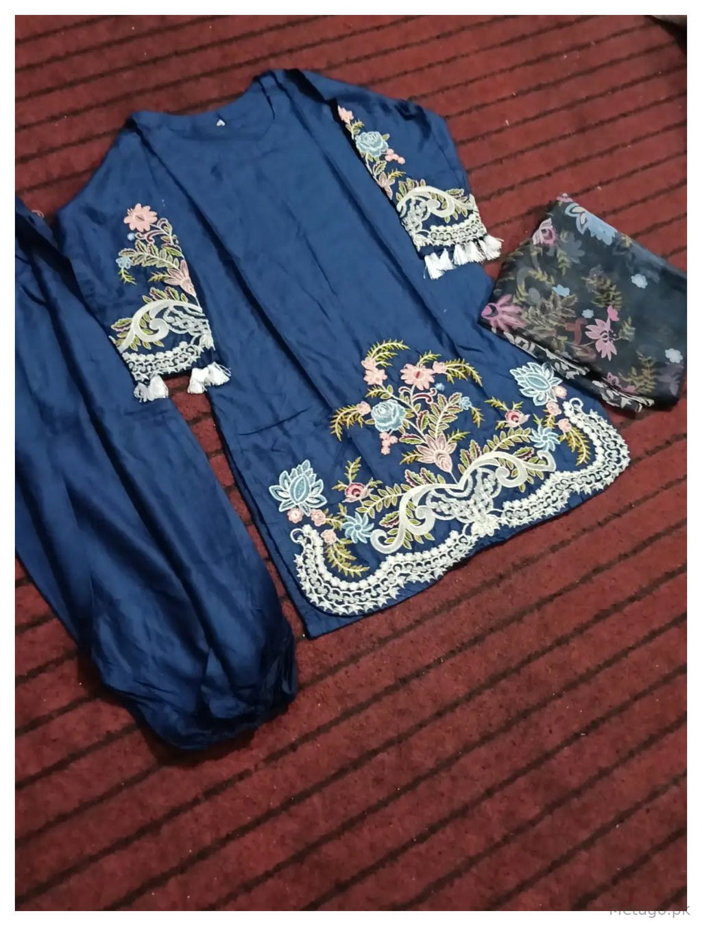 Navy Blue 3 Pcs Women's Stitched Linen Embroidered Suit