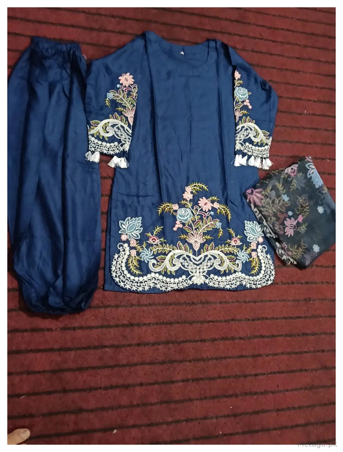 Navy Blue 3 Pcs Women's Stitched Linen Embroidered Suit