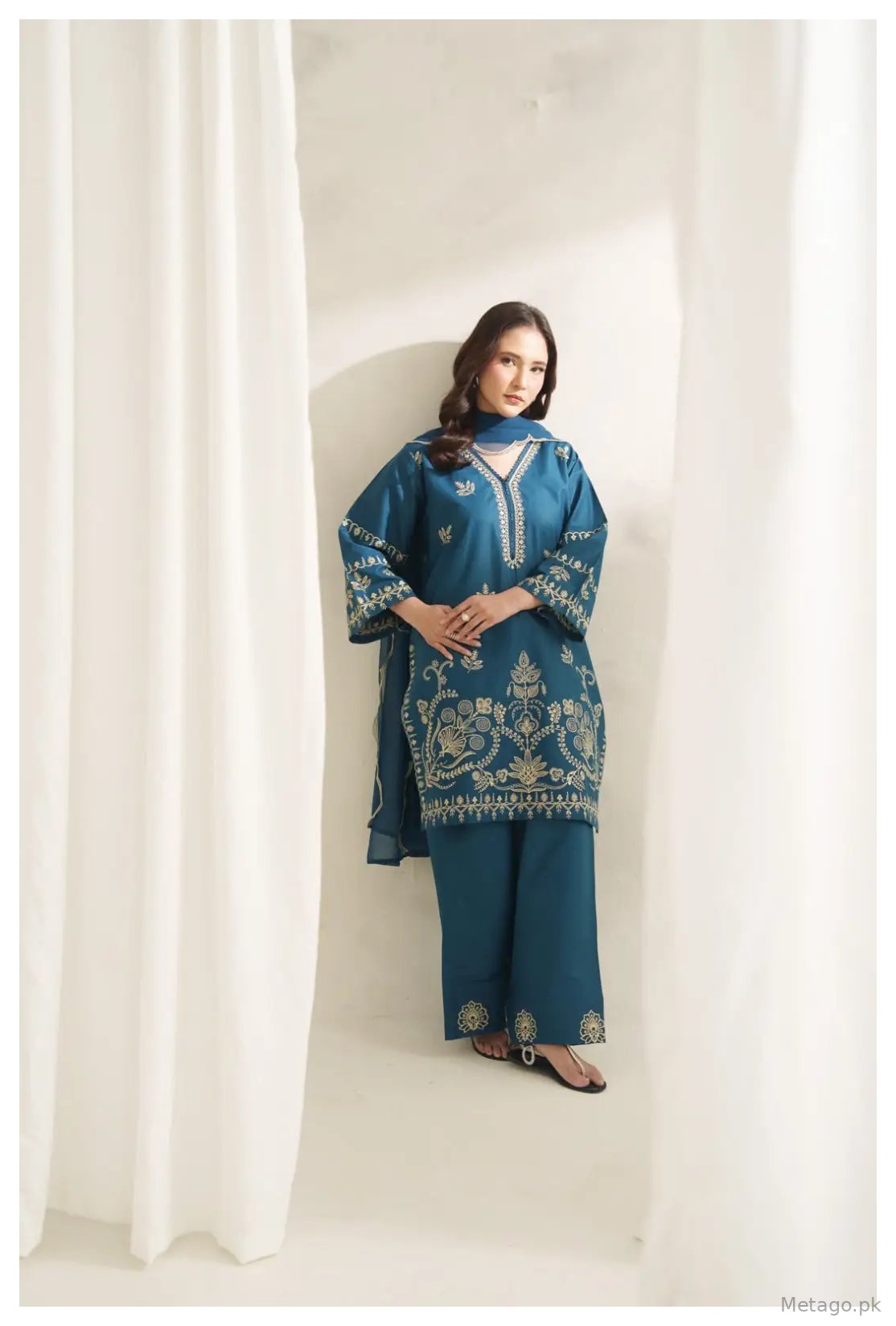 Neelum 3 Pcs Women's Stitched Linen Embroidered Suit