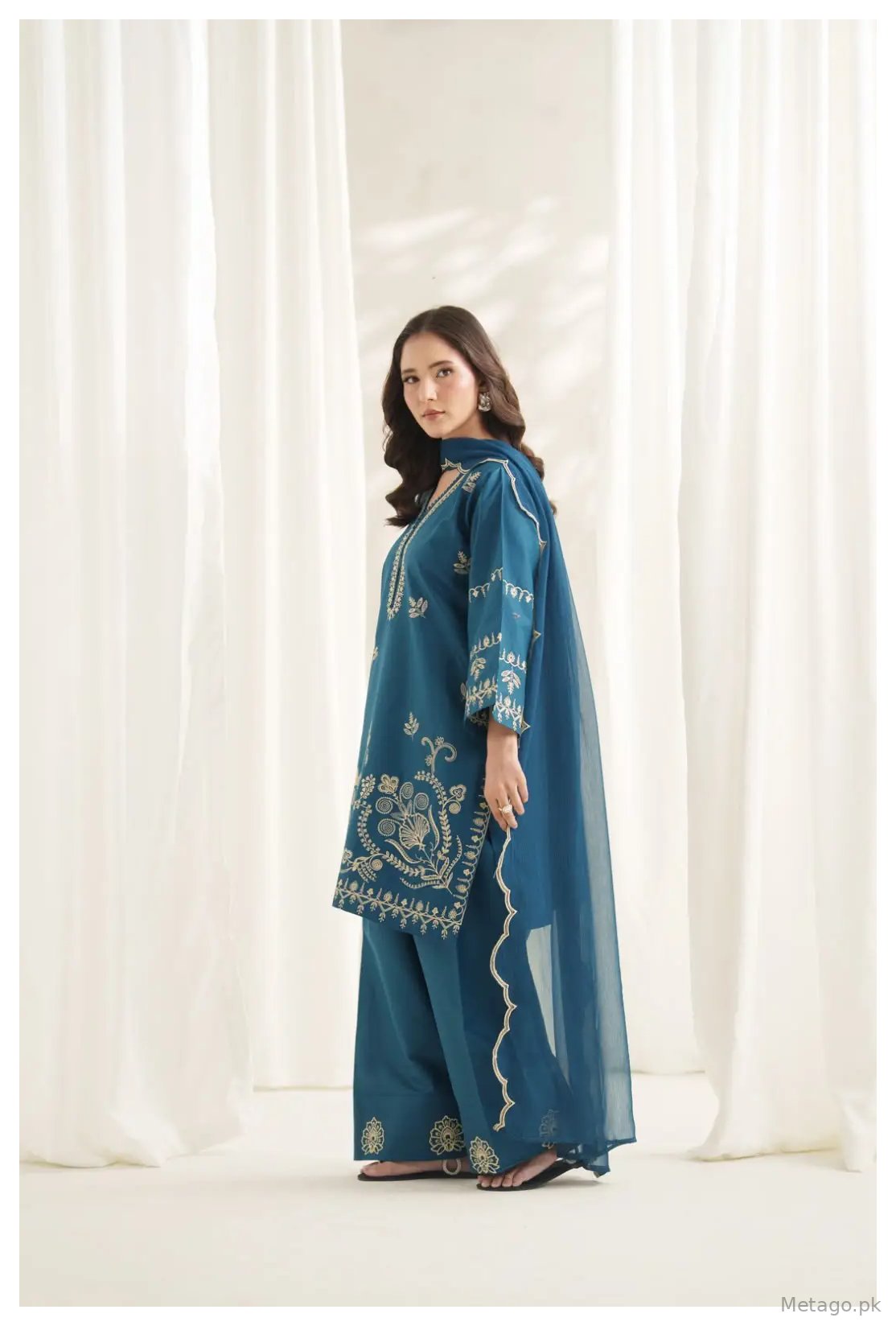 Neelum 3 Pcs Women's Stitched Linen Embroidered Suit
