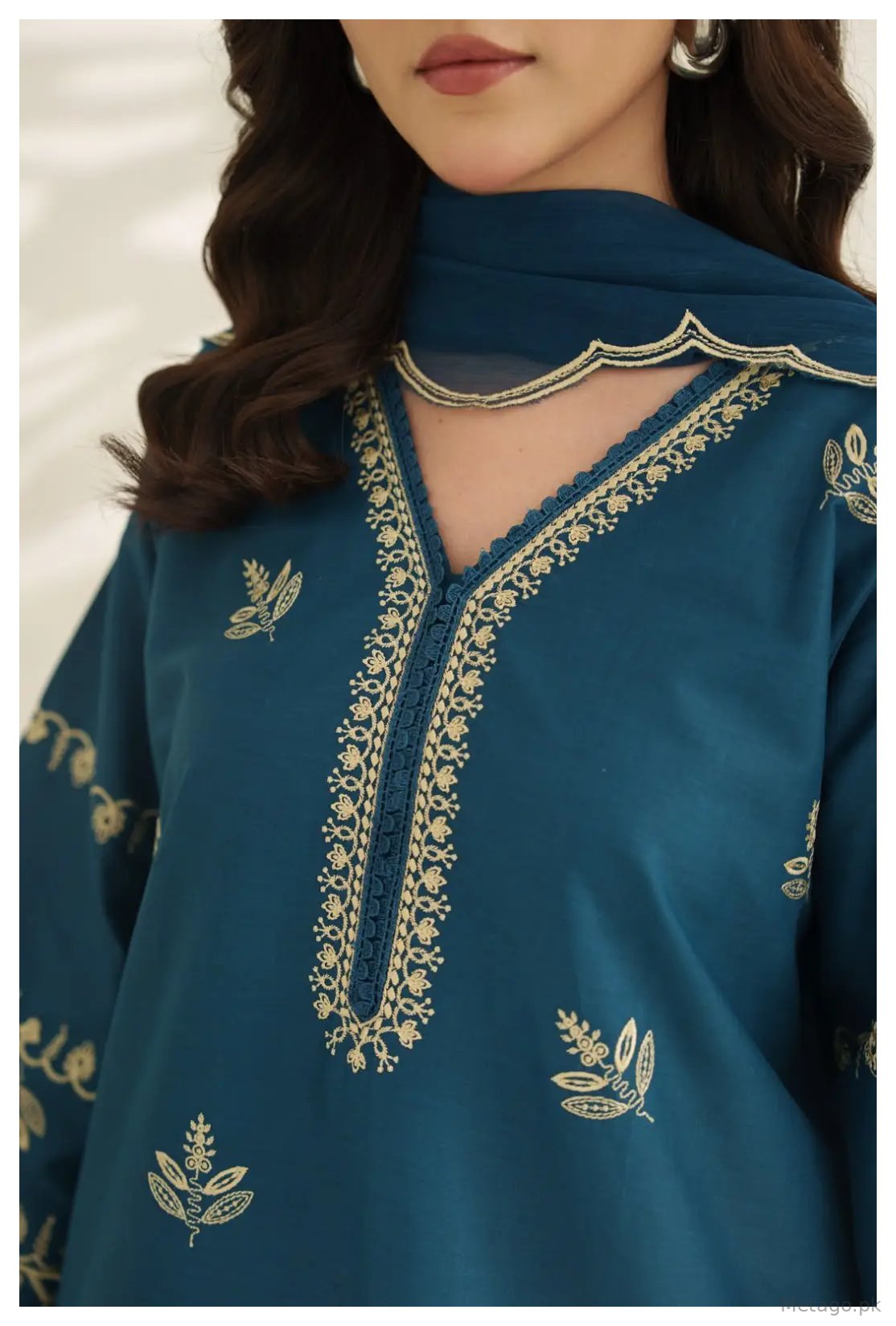 Neelum 3 Pcs Women's Stitched Linen Embroidered Suit
