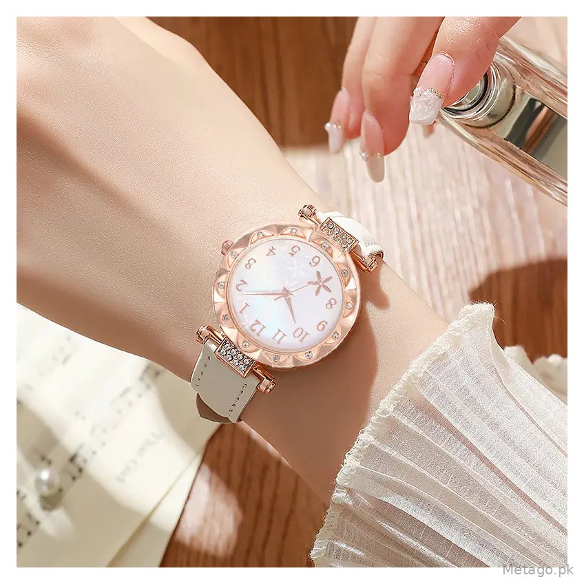 New TikTok Popular Women's Watch Fashion Personality Simple Watch Butterfly Digital Belt Watch suit
