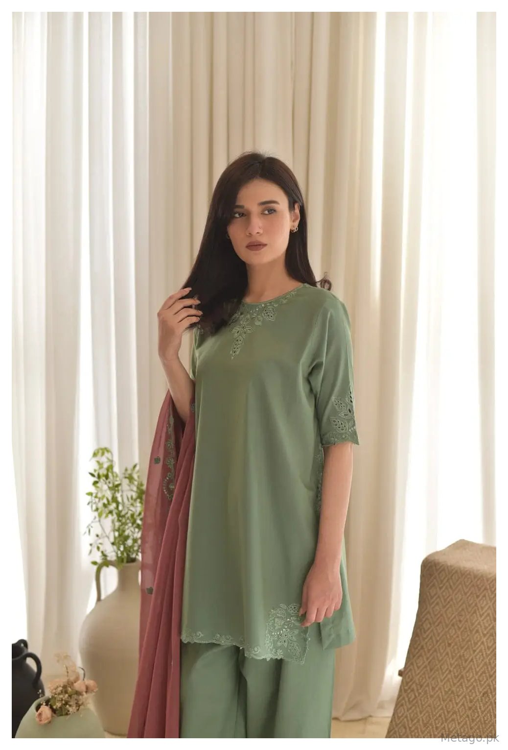 Pista Zola 3 Pcs Women's Stitched Linen Embroidered Suit
